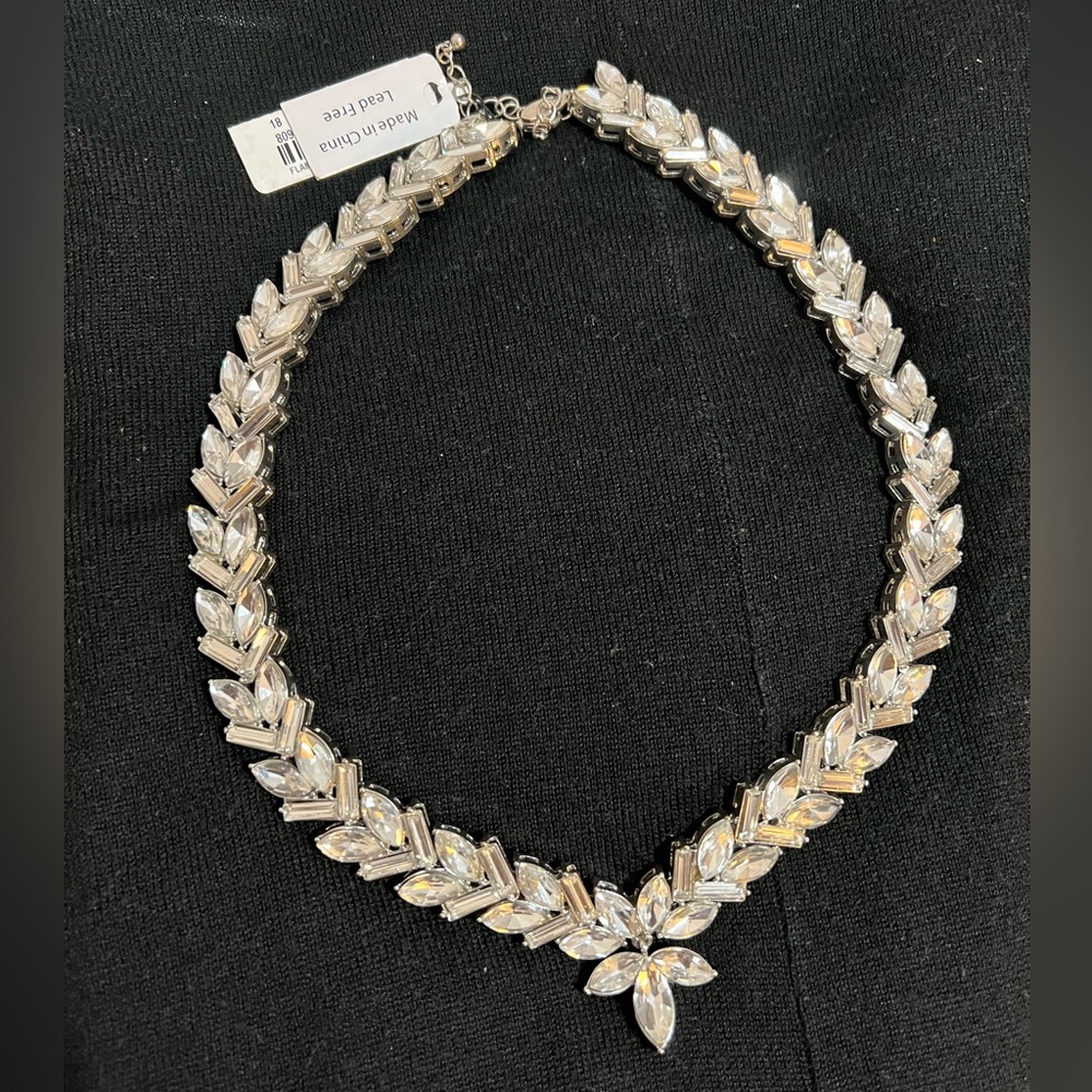 Elegant Silver Necklace with Crystal Accents